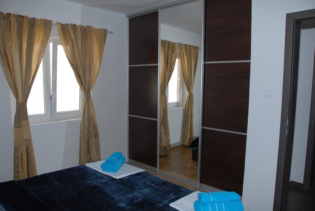 Apartments Kriz Сен Екстериор снимка